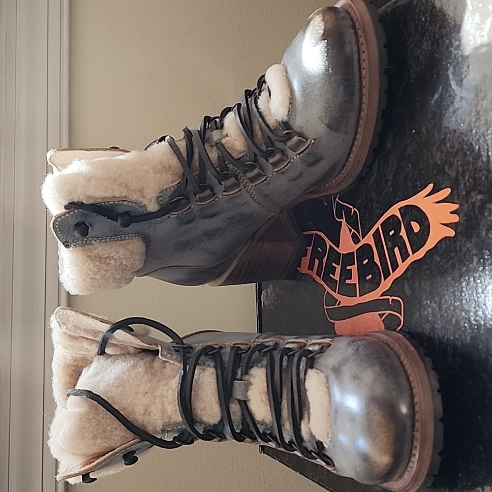 Freebird by Steven Norway Boots in Ice Size 8, Fits 7 NIB
